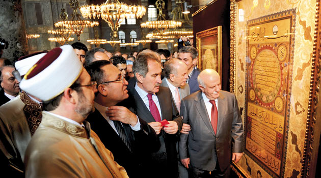 Hazreti Muhammed?in doğumunun bin 443. Yılında bin 443 gül dağıttılar