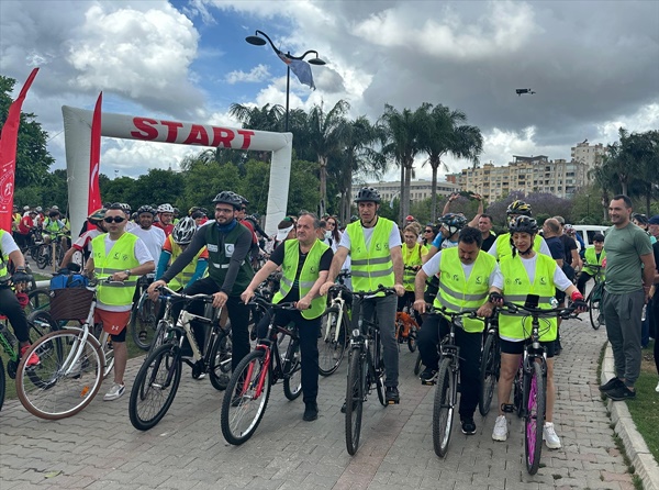 Adana'da "11. Yeşilay Bisiklet Turu" düzenlendi