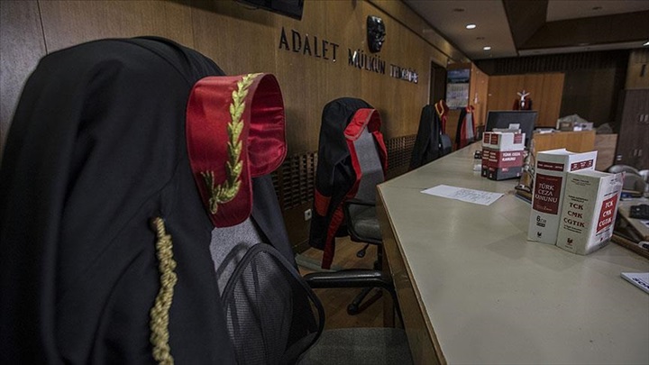 Adana'da 3 cumhuriyet savcısı ile 3 hakim gözaltında..
