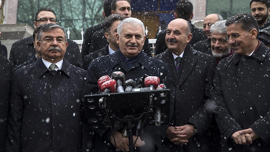 Başbakan Yıldırım: Bölücülüğe 'evet' diyenlere millet nisanda dersini verecek
