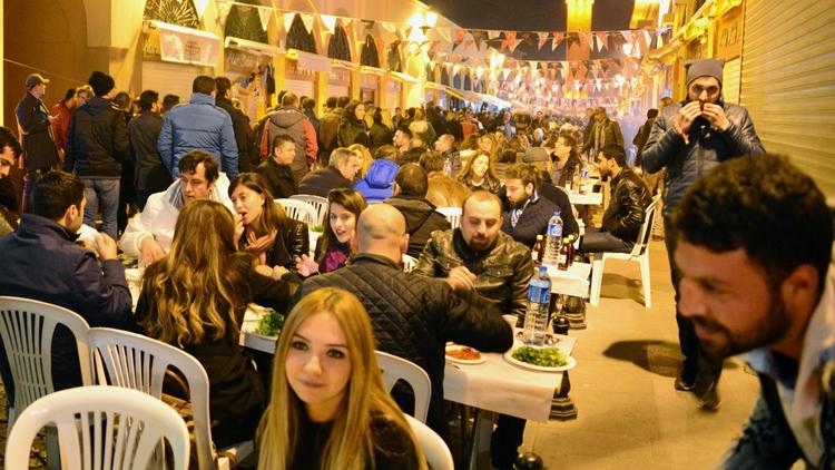 ReklÃ¢mÄ± yasak olanÄ±n festivali olur mu?