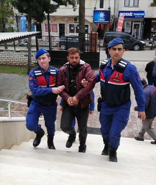 Adana'da çok sayıda suçtan aranan zanlı suçüstü yakalandı