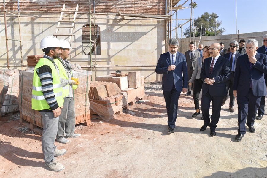 Vali Demirtaş, Cafer Paşa Camii'ndeki Rekonstrūksiyon Çalışmalarını İnceledi