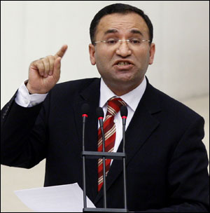 Bozdağ: muhalefetin her konuda kara propaganda yapıyor.