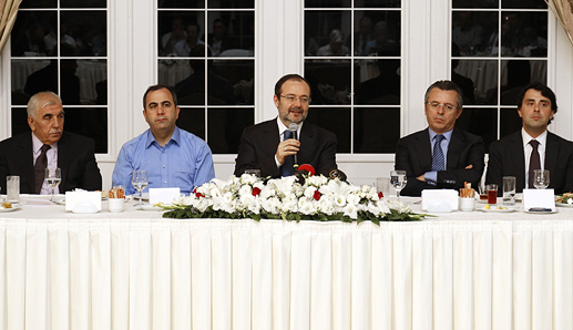 Bakan Pakdemirli: Rusya ile 100 milyar dolarlık ticaret hedefi çok önemli Bakan Pakdemirli: Rusya ile 100 milyar dolarlık ticaret hedefi çok önemli