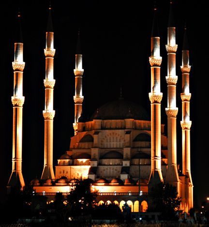 Camilerin giderleri vatandaşlarca karşılanıyor