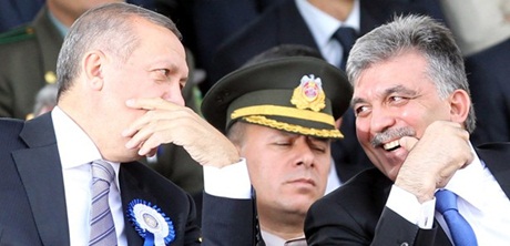 AK Parti vekillere 'Köşk'e kim çıksın' anketi