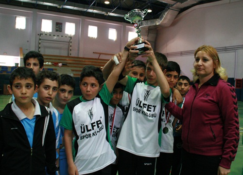 Okullararası Küçükler Badminton Grup Müsabakala?rı