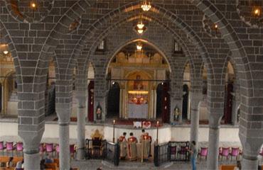 Diyarbakır?da Paskalya Bayramı ayinle kutlandı