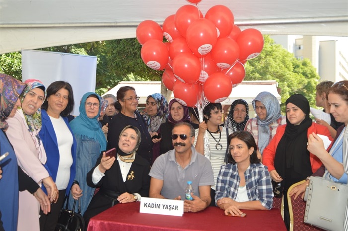 ak-parti-kadin-kollarindan-kan-bagisi.jpg