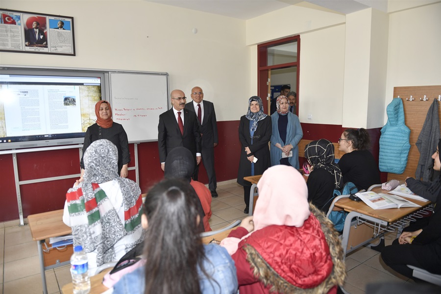 humeyra-okten-kiz-anadolu-imam-hatip-lisesi-1.jpg