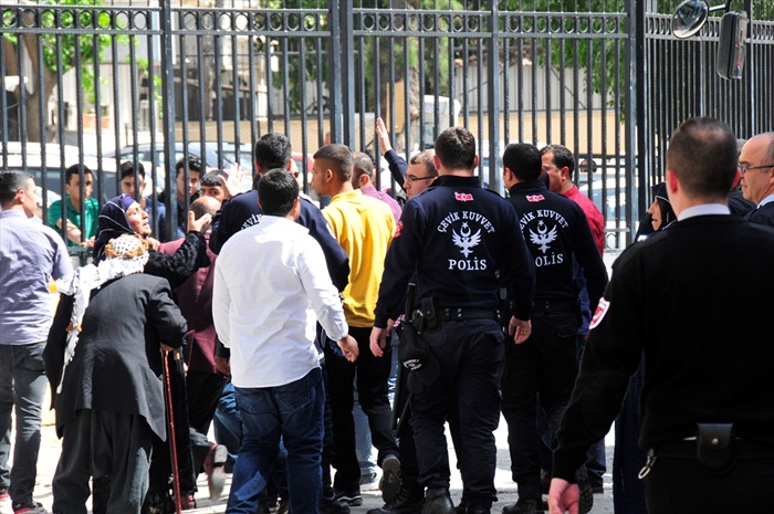polis-006.jpg