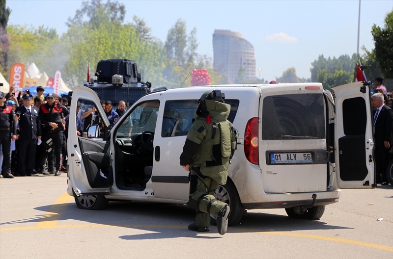 polis2jpg.jpg